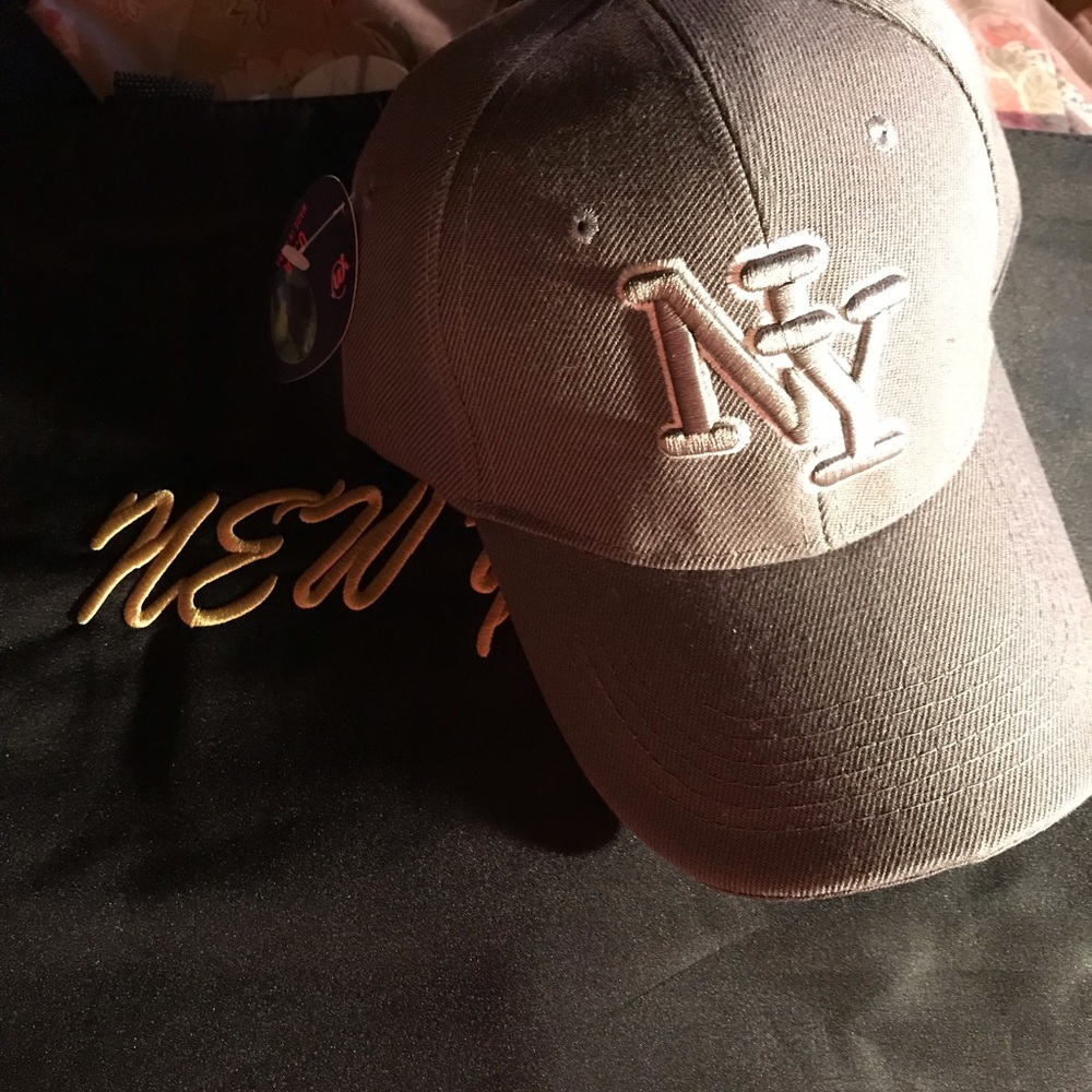 Medium Gray NY logo hat